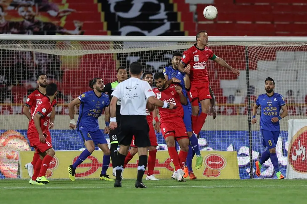 کری خوانی بازیکنان پرسپولیس برای مهاجم استقلال(عکس)