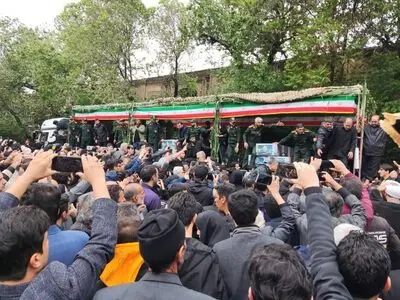تبریز تودع شهداء الخدمة بحضور جماهیري غیر مسبوق