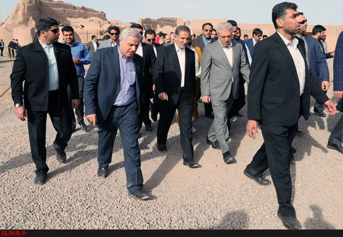جهانگیری و مونسان از روند بازسازی ارگ تاریخی بم بازدید کردند