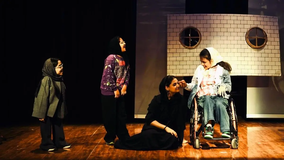 نبود امکانات فنی تمرکز بازیگر تئاتر را میگیرد/چالشهای تئاتر کار کردن در شهر رامیان