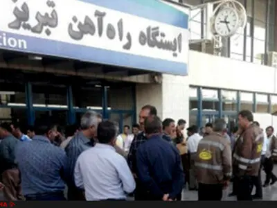 کارگران شب را در راه‌آهن ماندند و امروز سر کار حاضر نشدند