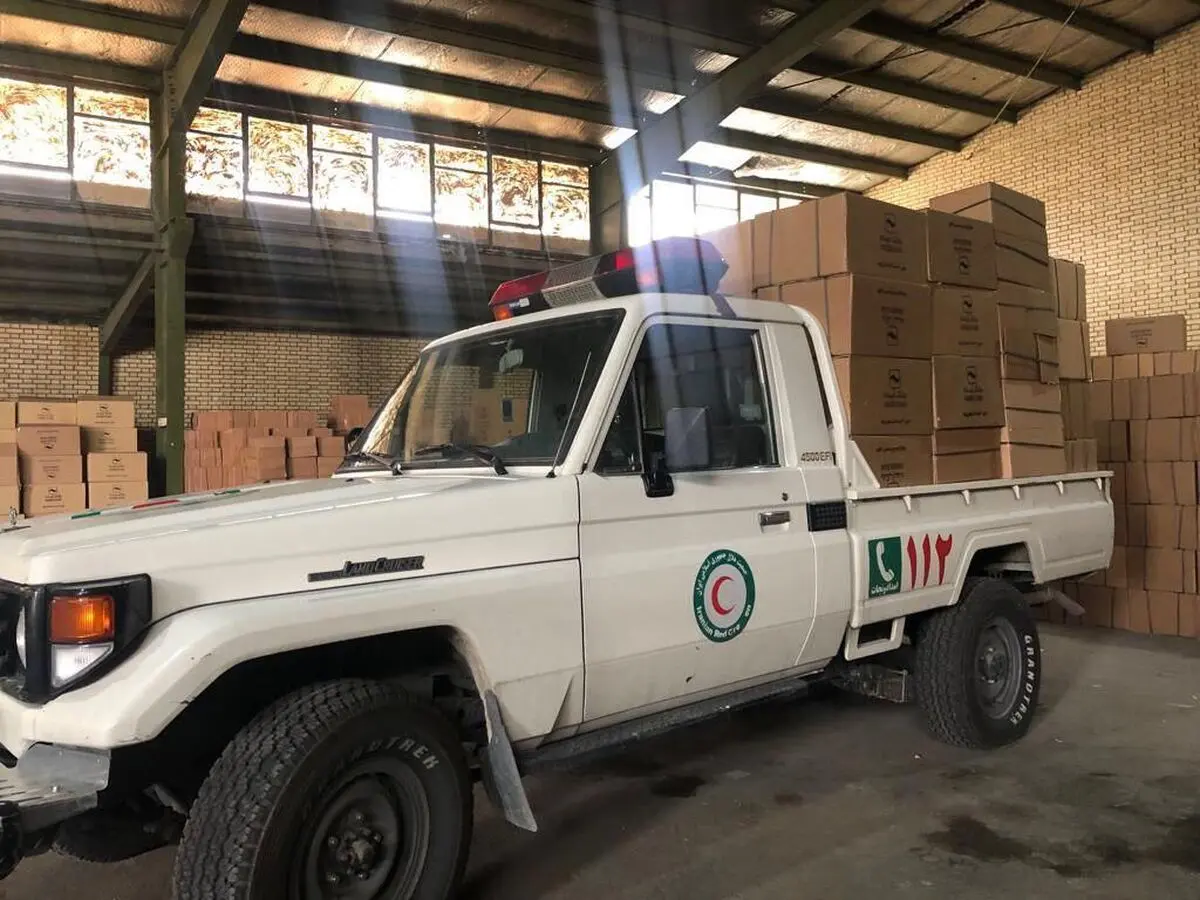 بانک آینده 20هزار بسته کمک آموزشی و بهداشتی به دانش ‌آموزان سیل‌ زده لرستان اهدا کرد