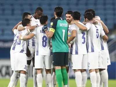 بازیکن قلیانی استقلال در سفر به دوحه لو رفت؛ در انتظار اخراج مرد حاشیه