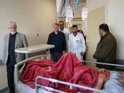 عیادت رئیس کمیسیون بهداشت با همراهی معاون درمان وزارت بهداشت از مجروحان جنگی در بیمارستان شهدای تجریش