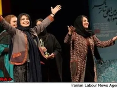 سرگردانی خبرنگاران، غیبت فرزاد حسنی و حذف جایزه گریم!