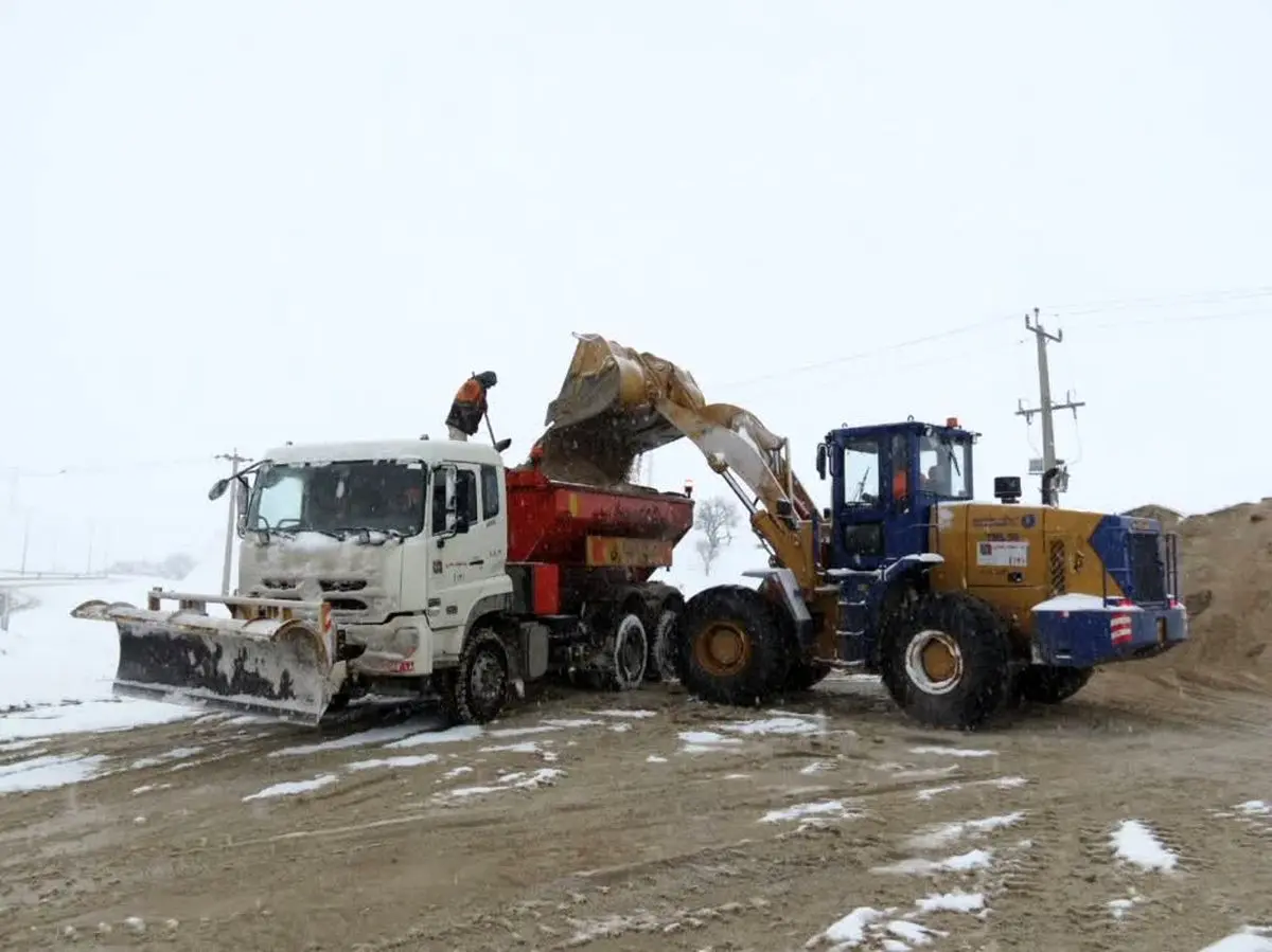 آمادگی ۵۴۱ راهدار و ۳۷۲ دستگاه ماشینآلات برای اجرای طرح راهداری زمستانی