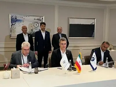 تفاهم‌نامه سه جانبه توسعه ترانزیت داده میان ایران و عمان امضا شد