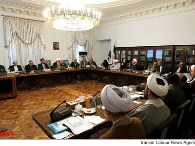 بررسی اردوهای مختلط دانشجویی در جلسه شورای‌عالی انقلاب‌فرهنگی