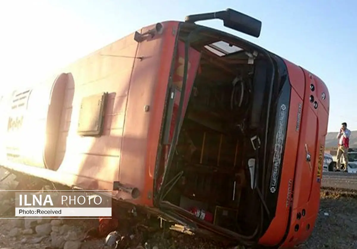 واژگونی اتوبوس در همدان ۲۱ مصدوم برجای گذاشت
