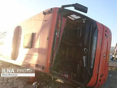 واژگونی اتوبوس در همدان ۲۱ مصدوم برجای گذاشت