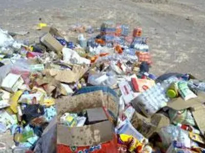 معدوم‌سازی حدود ۶ تن و نیم مواد غذایی غیرقابل مصرف در خرمشهر 