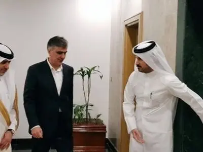محافظ المرکزي الإیراني یصل إلى قطر