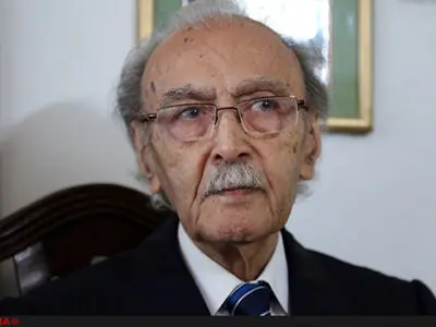 ادیب برومند؛ شاعر ملی ایران درگذشت