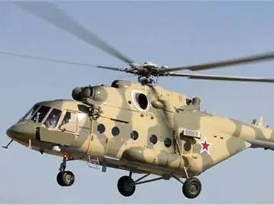  فرود یک هلیکوپتر در میدان آزادی تهران + فیلم