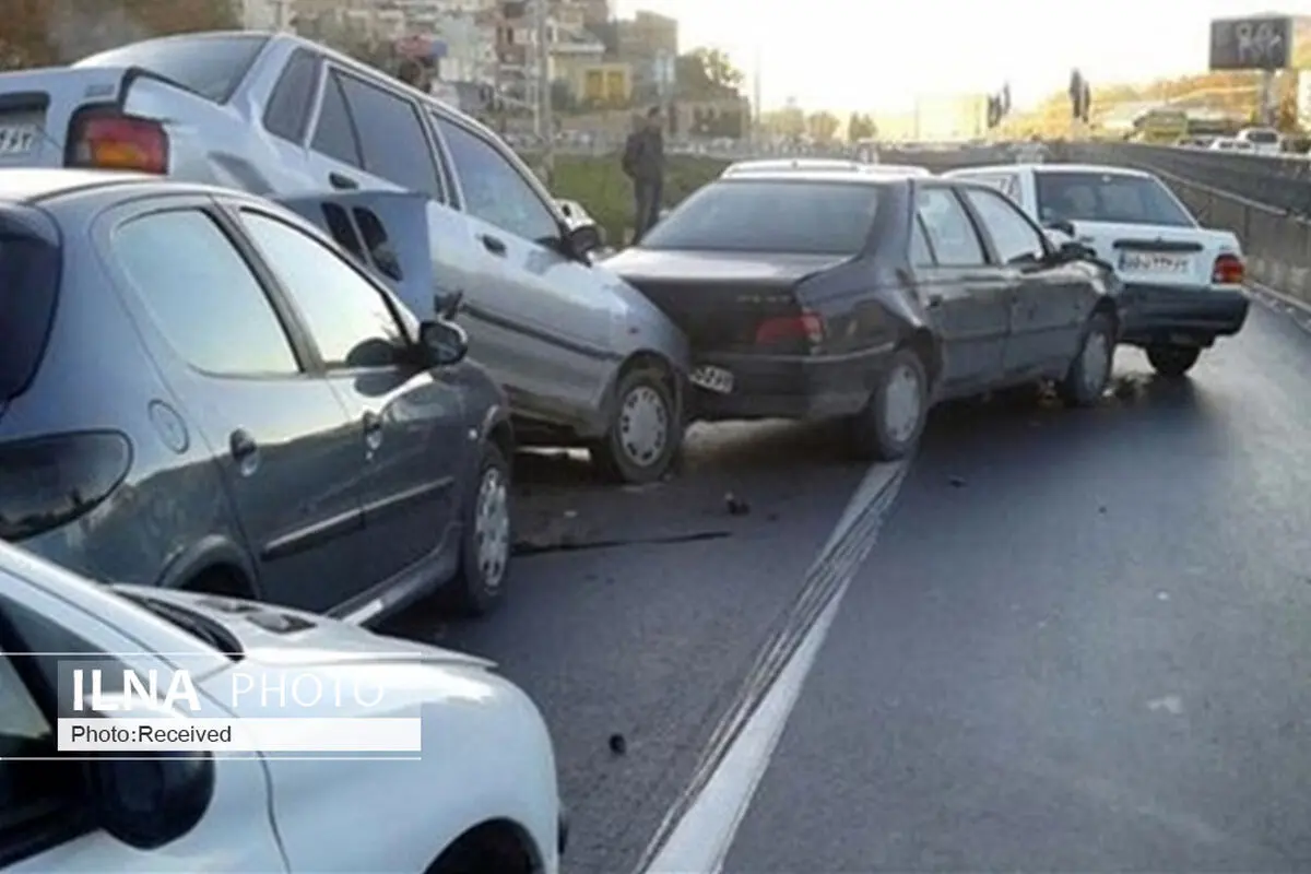 برخورد چند خودرو در آزاد راه قزوین- کرج ۱۵ مصدوم برجای گذاشت