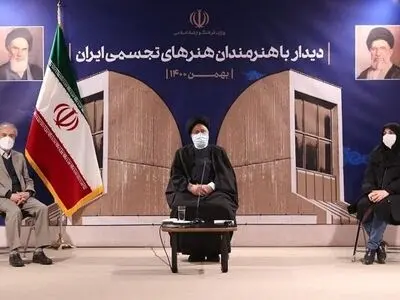 رییس جمهور از موزه هنرهای معاصر دیدن کرد/هنر یکی از زمینه‌های ارتقا و تقویت روابط ملت‌ها است