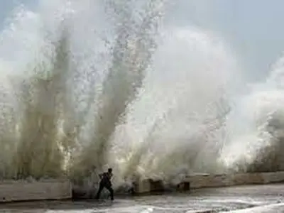 طوفان حاره ای شاهین تا فردا در منطقه فعال است/ این سامانه دوشنبه از کشور خارج می‌شود