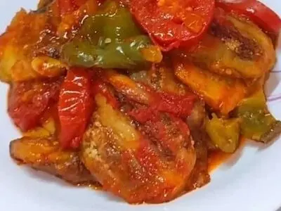 خوراک گوجه و بادمجان ؛ غذایی ساده با قیمتی مناسب