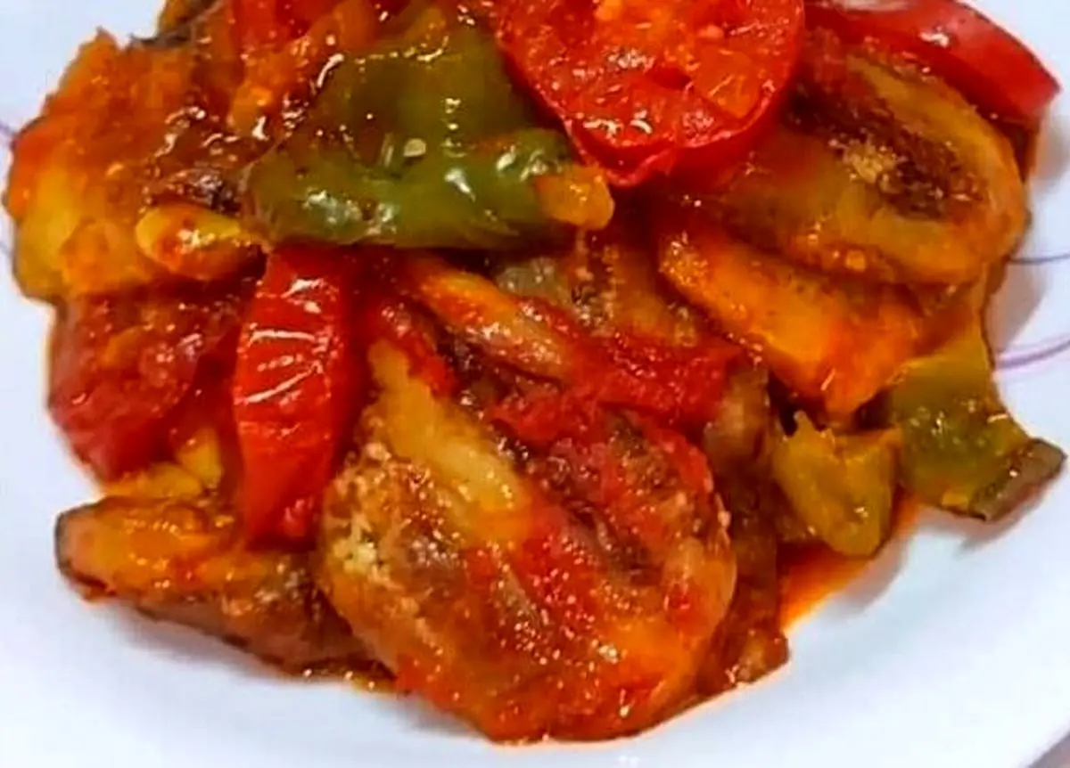 خوراک گوجه و بادمجان ؛ غذایی ساده با قیمتی مناسب