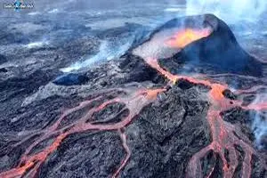  لحظه فرار گردشگران از آتشفشان آتنا در سیسیل از نگاه دوربین شخصی/فیلم
