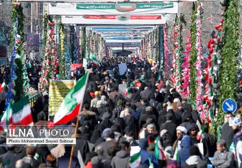 برگزاری جشن ۴۶ سالگی انقلاب ایران با حضور گسترده مردم+فیلم و عکس