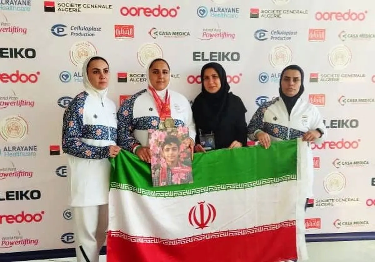 مدال برنز پاراوزنه‌برداری الجزایر بر گردن زهرا آقایی