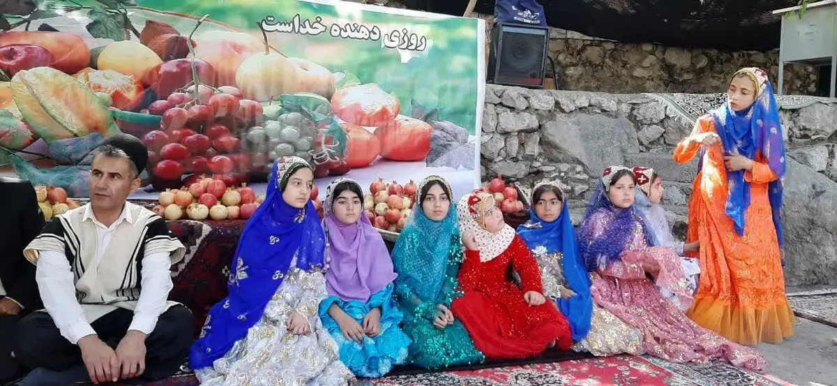 دومین جشنواره استانی انار شیوند برگزار شد