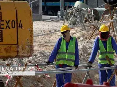 اعتصاب کارگران مسابقات جام جهانی قطر نسبت به شرایط غیرانسانی کار/ از سال ۲۰۱۰ تاکنون ۴۲۴۲ کارگر مهاجر در این کشور جان باختند