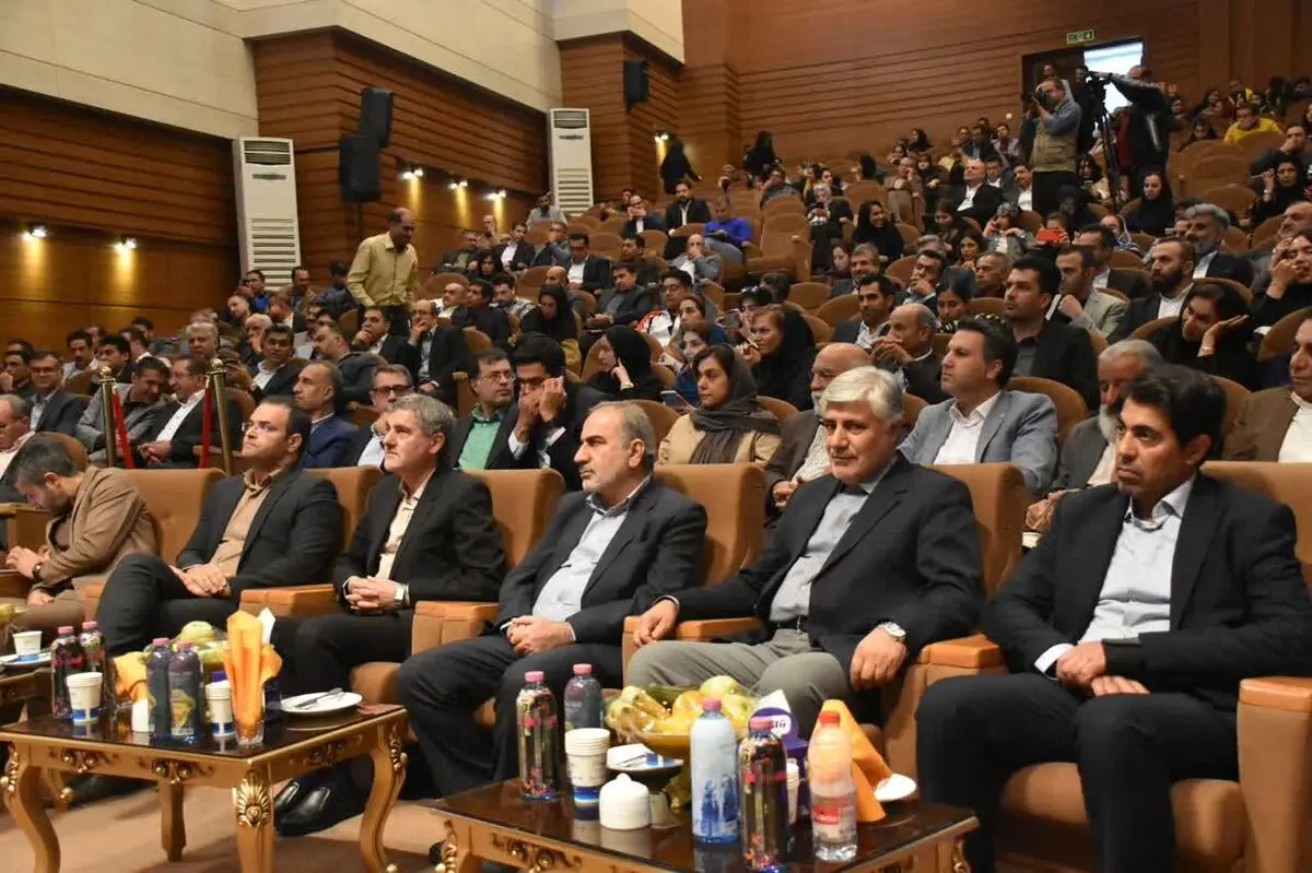 تجلیل از صنعتگران و معدن کاران نمونه فارس 