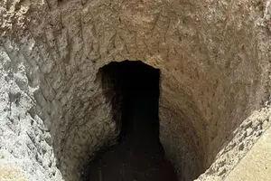 کشف آب انبار تاریخی در حفاری خیابان آپادانای اصفهان