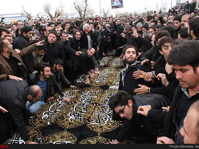 فیلم/مراسم تشییع پیکر جان باختگان حادثه قطار سمنان در تبریز