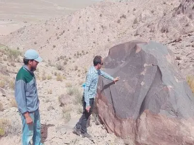 کشف ۲ سنگ‌نگاره باستانی جدید در خوسف