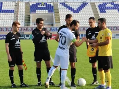 ملوان صفر- سپاهان صفر؛ کویر گل کنار دریا