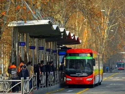 فشار کارِ رانندگان شرکت واحد زیاد است/ مسئولین مصوبه‌ی مجمع عمومی شرکت واحد را اجرایی کنند 