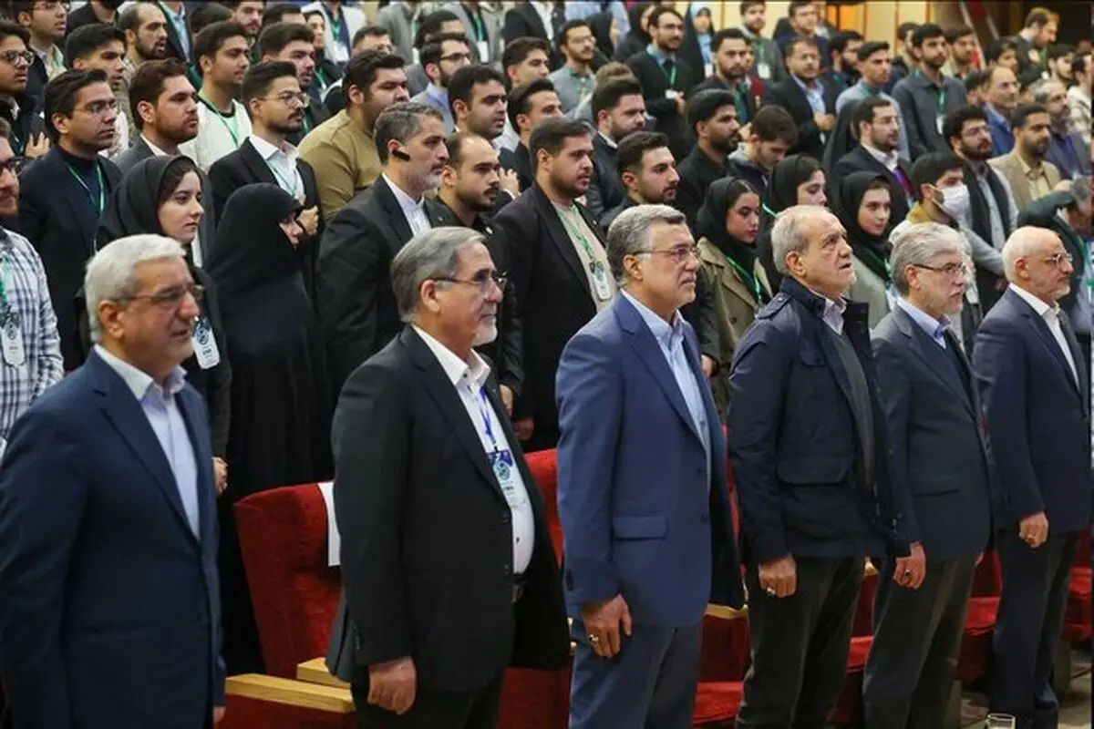 حضور پزشکیان در مراسم گرامیداشت روز دانشجو