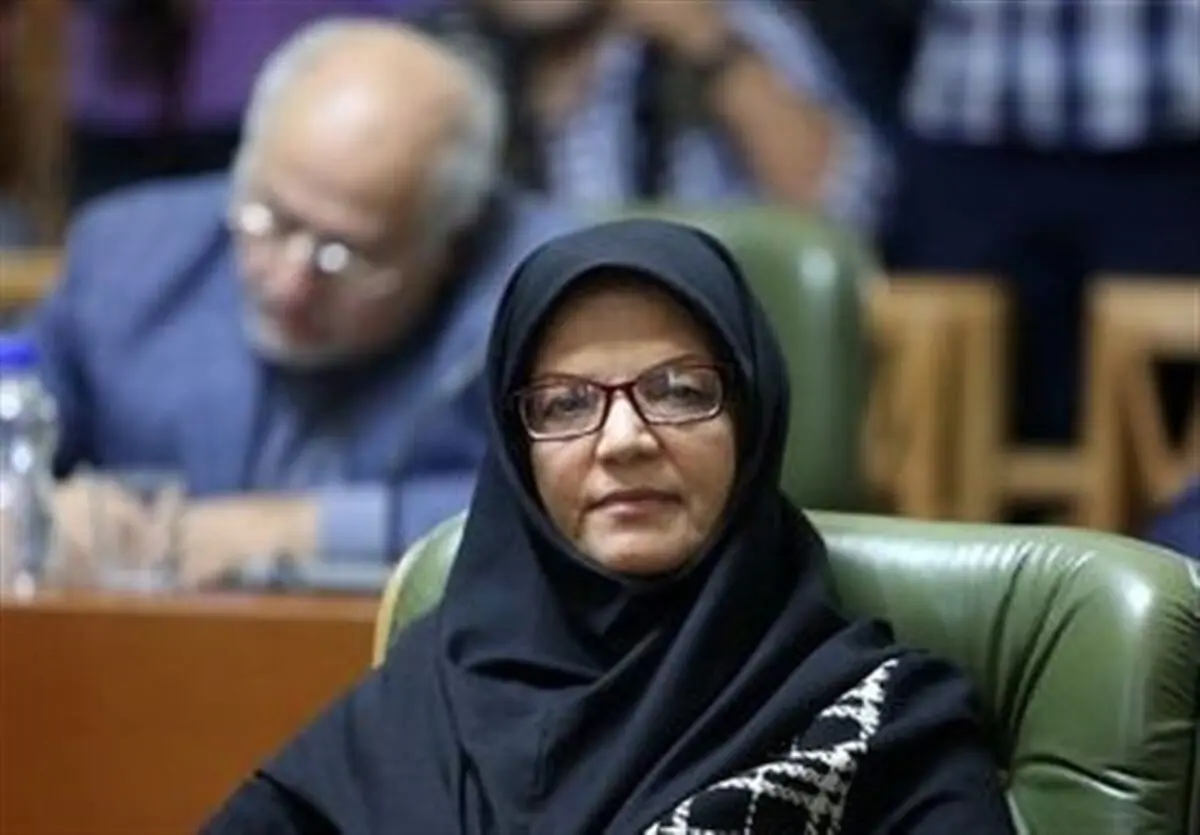 انتقاد از عدم جایگزینی موتورسیکلت‌های برقی به جای بنزینی