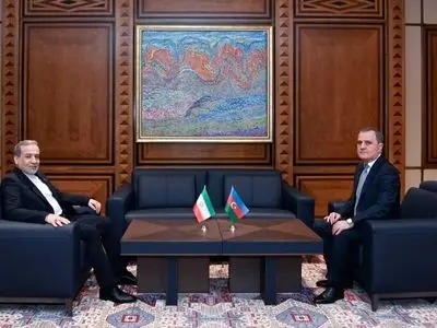 عراقجي يلتقي وزير خارجية أذربيجان