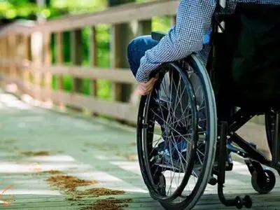 از محبوس شدن در خانه تا ترک همسر به دلیل مشکلات معشیتی 