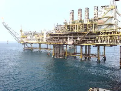 جزئیاتی از آتش سوزی یک سکو در پارس جنوبی