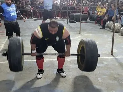 رقابت قویترین مردان گیلان در زیده