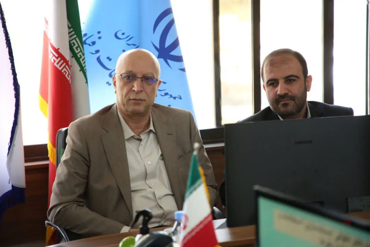 وزیر علوم با مدیران و کارکنان معاونت حقوقی و امور مجلس دیدار و گفت‌گو کرد