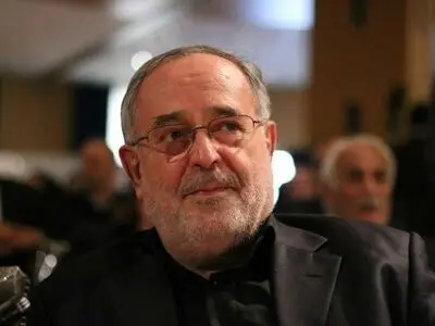 رئیس‌جمهور با مشورت چه کسانی می‌خواهد شرایط را عادی جلوه دهد/ کشور باید قرنطینه کامل شود/ همه رزیدنت‌های بیمارستان‌ها بیمه می‌شوند