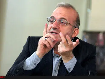 بازماندگان سانحه هوایی باید مزایای قانونی خانواده شهدا بهره‌مند شوند