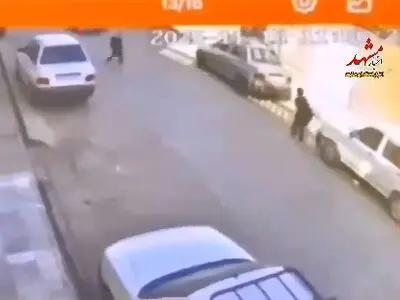 تصاویری از تصادف عجیب یک راننده خانم با یک دانش آموز در مشهد!
