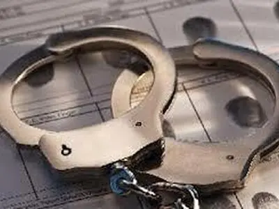 مصرف الکل جان ۳ عضو یک خانواده را گرفت/عامل توزیع کننده الکل مسموم دستگیر شد