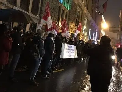 Protests in Istanbul, Ankara calling on Erdogan’s govt. to resign after lira crash