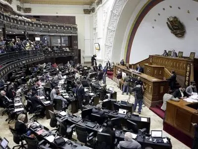No pay, no expenses, no laws for Venezuela's opposition lawmakers