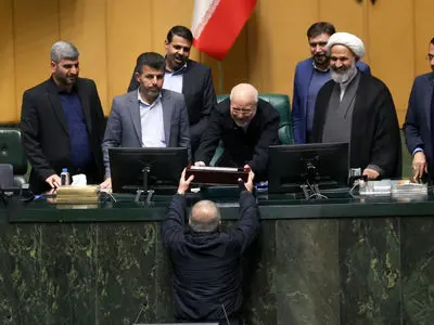 دلیل کاهش ۷۰ درصدی درآمدهای نفتی در بودجه پیشنهادی ۱۴۰۵