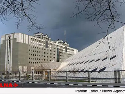 جمعی از مالباختگان شرکت کنترسازی ایران مقابل مجلس تجمع کردند