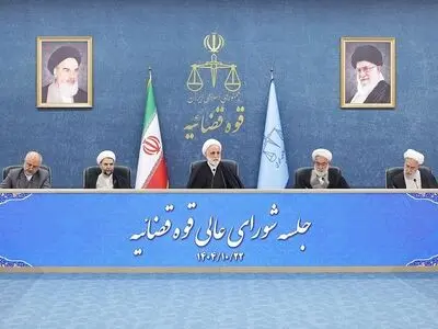 دولت هر چه سریع‌تر نسبت به کنترل بازار، مباحث ارزی و معیشت مردم اقدام کند